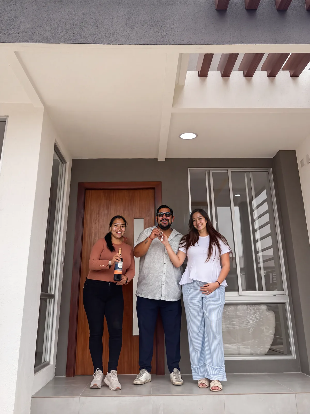 Familia en su nueva casa de Cittavento