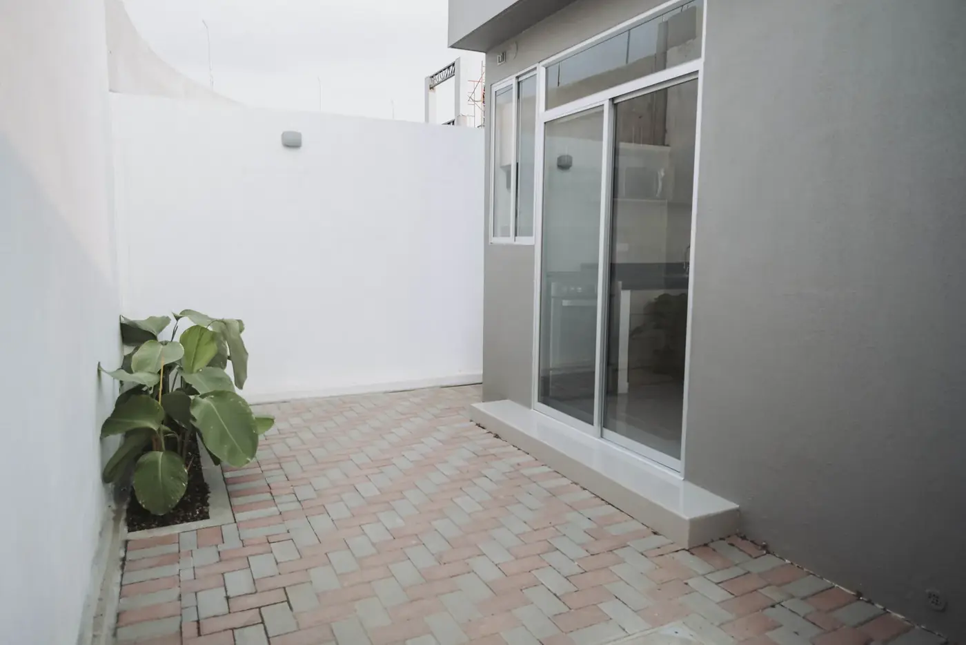 Ginna — Patio interior